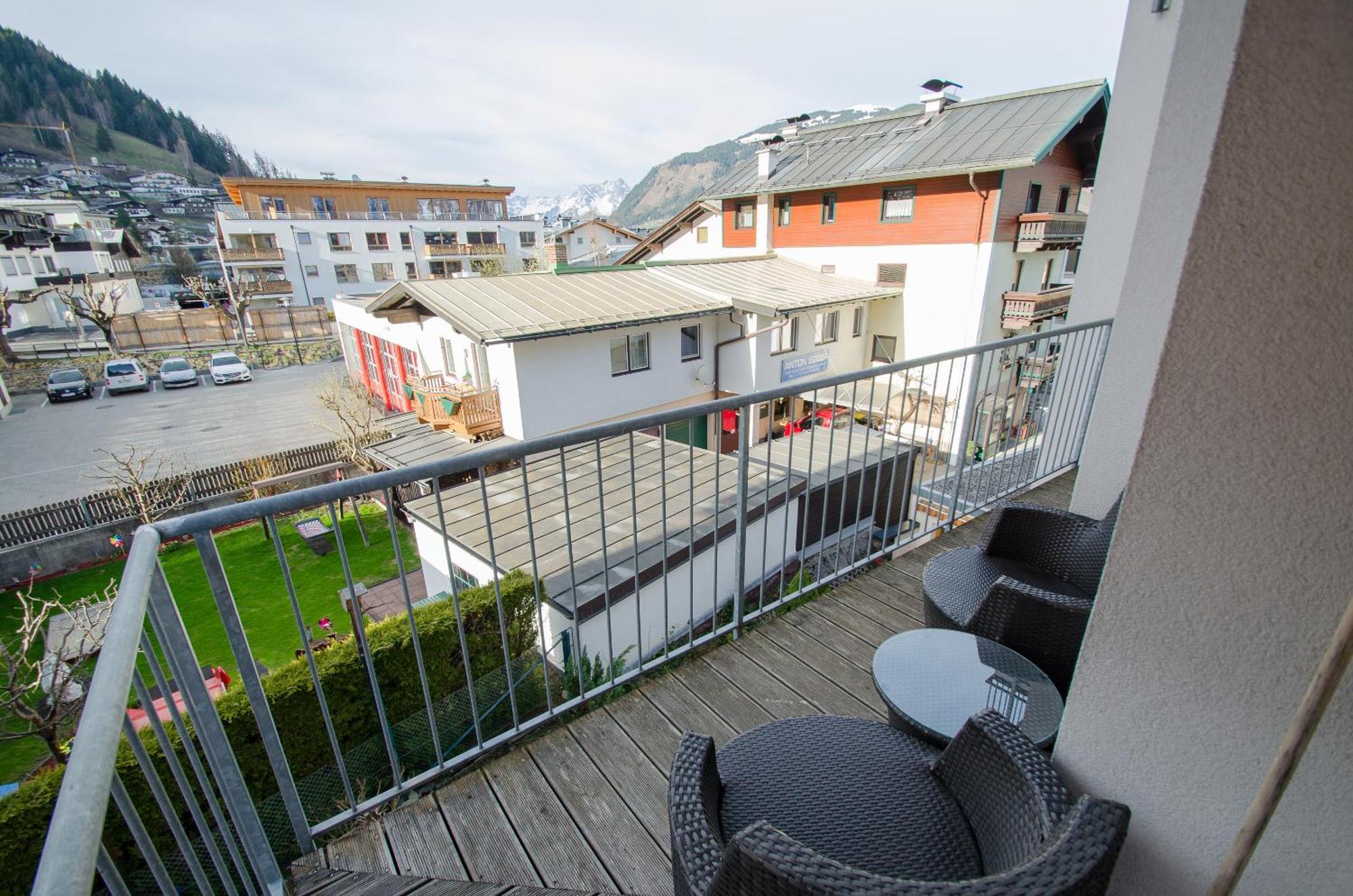 Appartementhaus Zell City By All In One Apartments เซลล์อัมเซ ภายนอก รูปภาพ