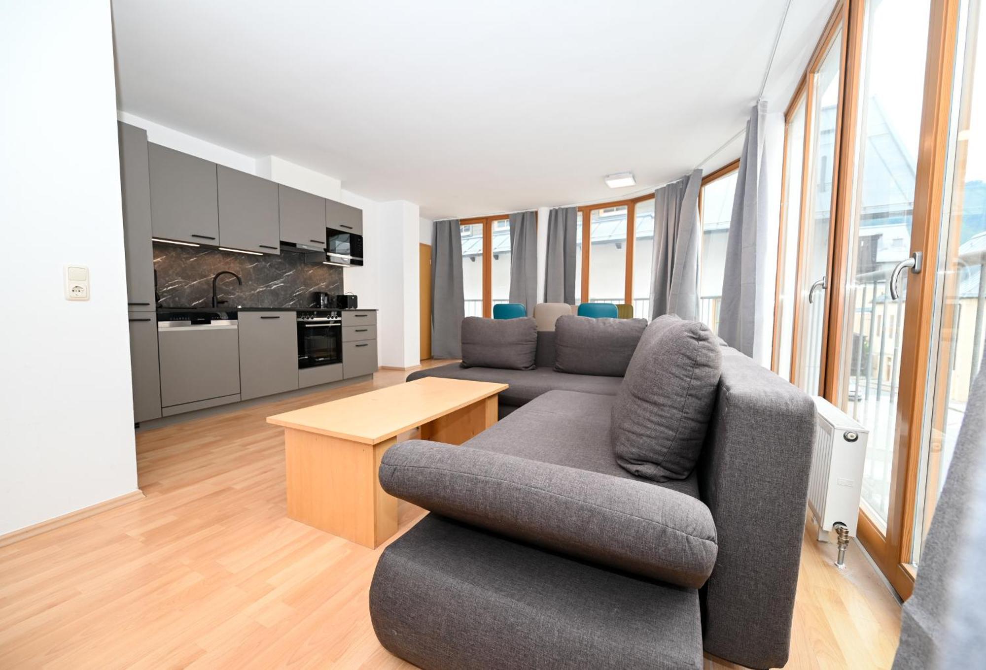 Appartementhaus Zell City By All In One Apartments เซลล์อัมเซ ภายนอก รูปภาพ