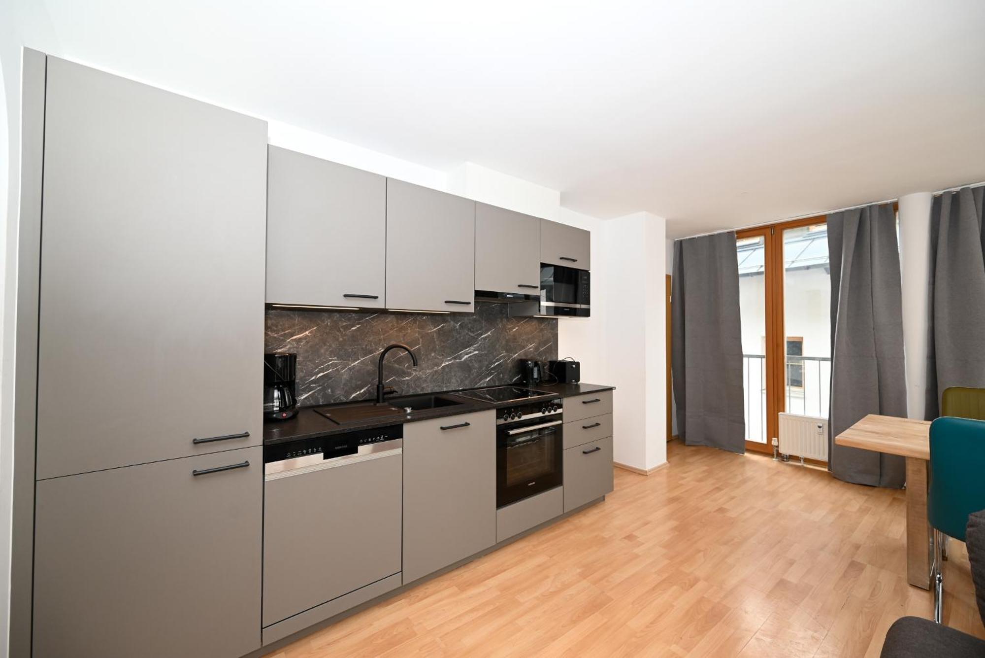 Appartementhaus Zell City By All In One Apartments เซลล์อัมเซ ภายนอก รูปภาพ