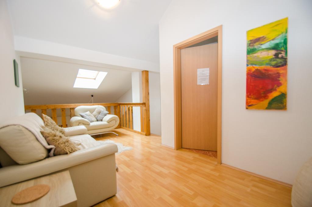 Appartementhaus Zell City By All In One Apartments เซลล์อัมเซ ภายนอก รูปภาพ