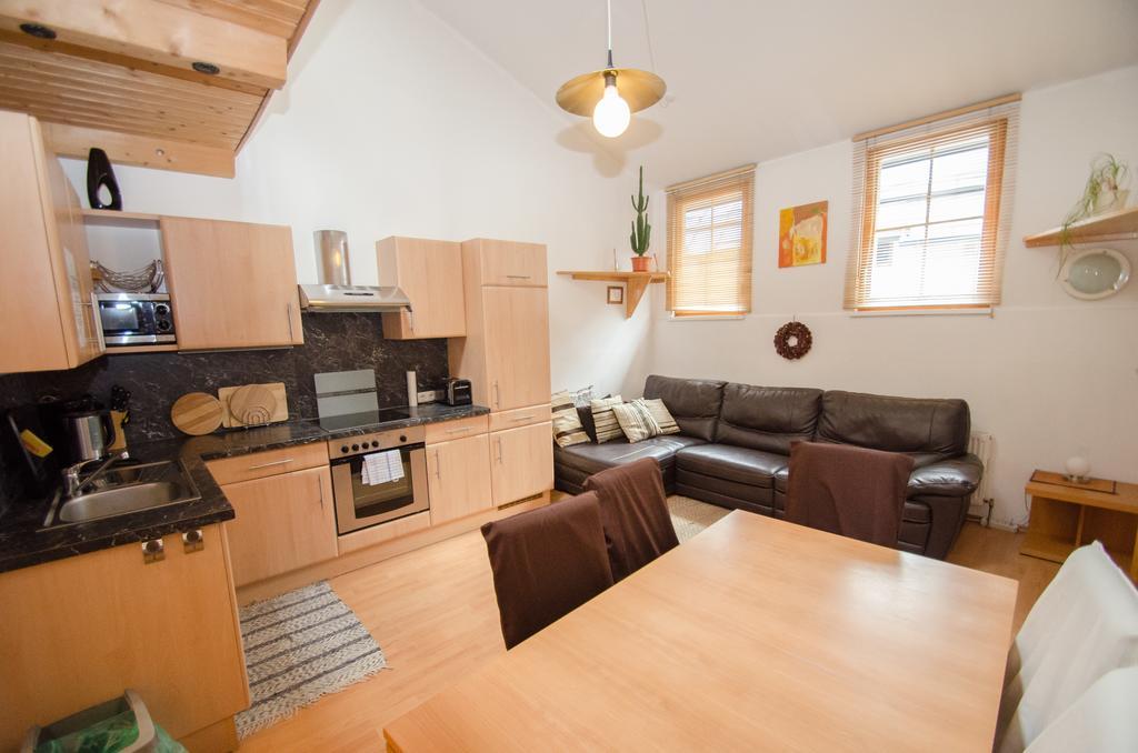 Appartementhaus Zell City By All In One Apartments เซลล์อัมเซ ภายนอก รูปภาพ